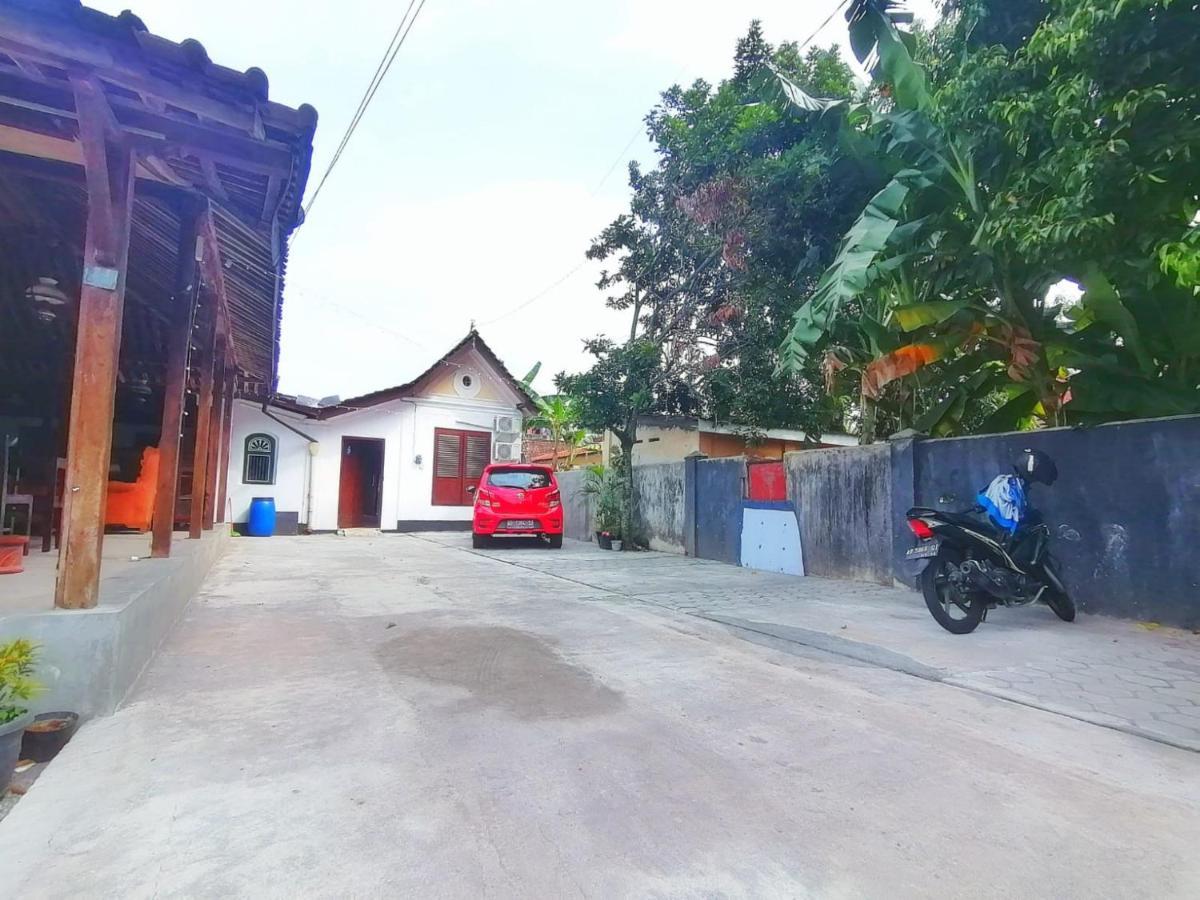 Reddoorz Syariah @ Ndalem Kembang Sore 日惹 外观 照片