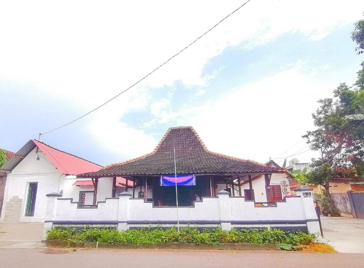 Reddoorz Syariah @ Ndalem Kembang Sore 日惹 外观 照片