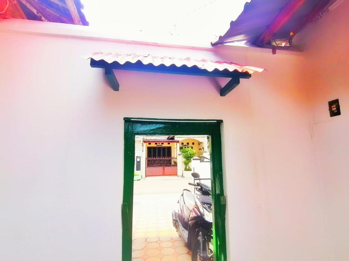 Reddoorz Syariah @ Ndalem Kembang Sore 日惹 外观 照片