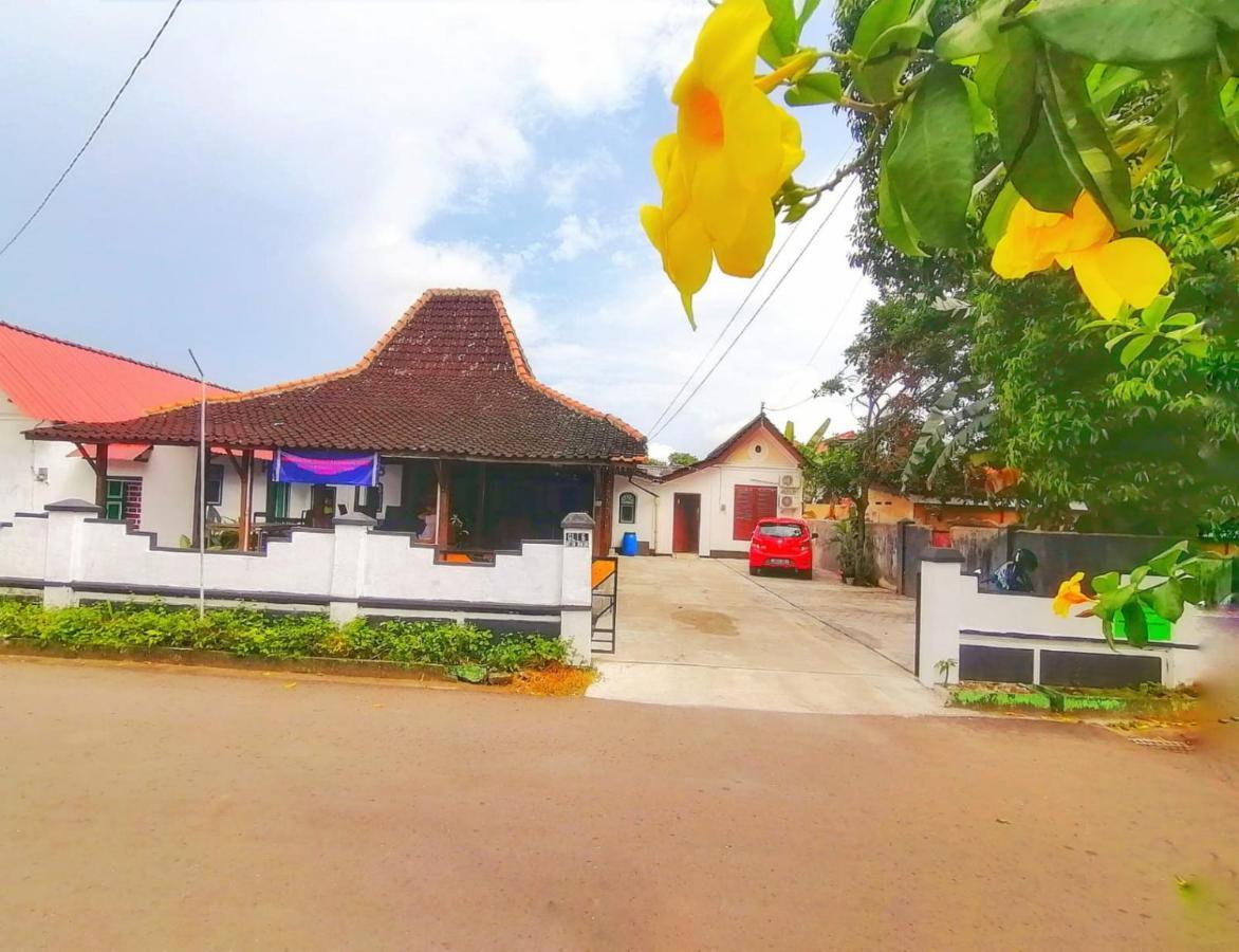 Reddoorz Syariah @ Ndalem Kembang Sore 日惹 外观 照片