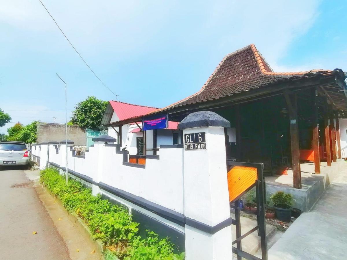 Reddoorz Syariah @ Ndalem Kembang Sore 日惹 外观 照片