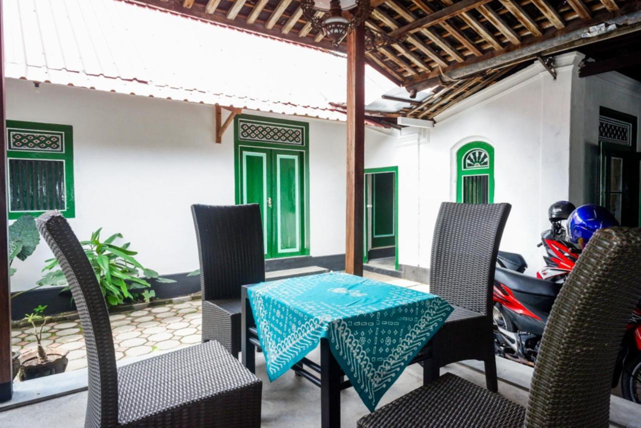Reddoorz Syariah @ Ndalem Kembang Sore 日惹 外观 照片