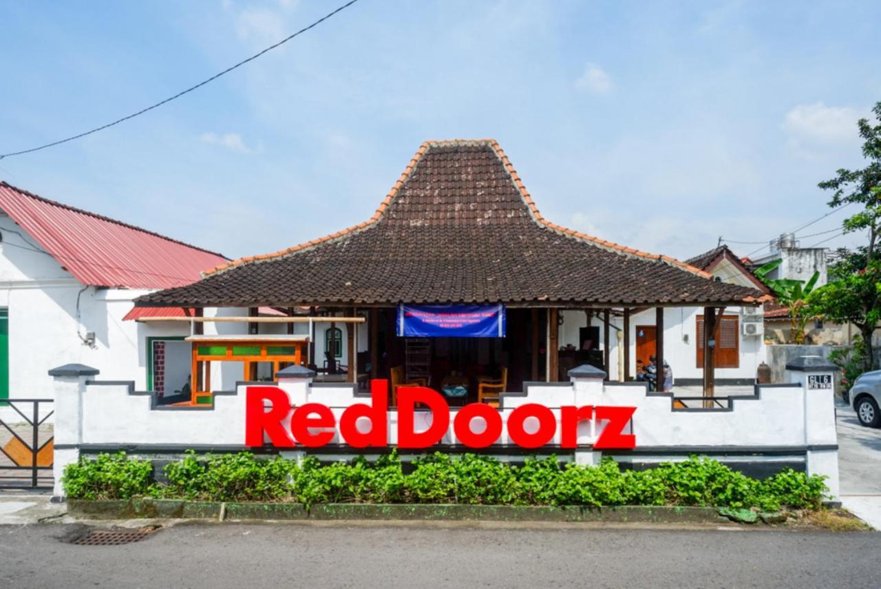 Reddoorz Syariah @ Ndalem Kembang Sore 日惹 外观 照片