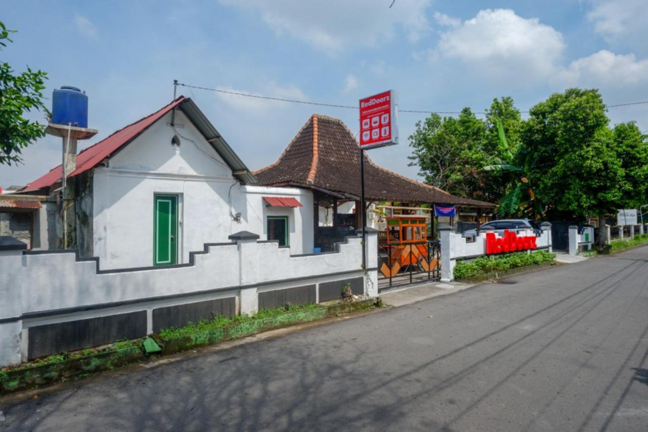Reddoorz Syariah @ Ndalem Kembang Sore 日惹 外观 照片