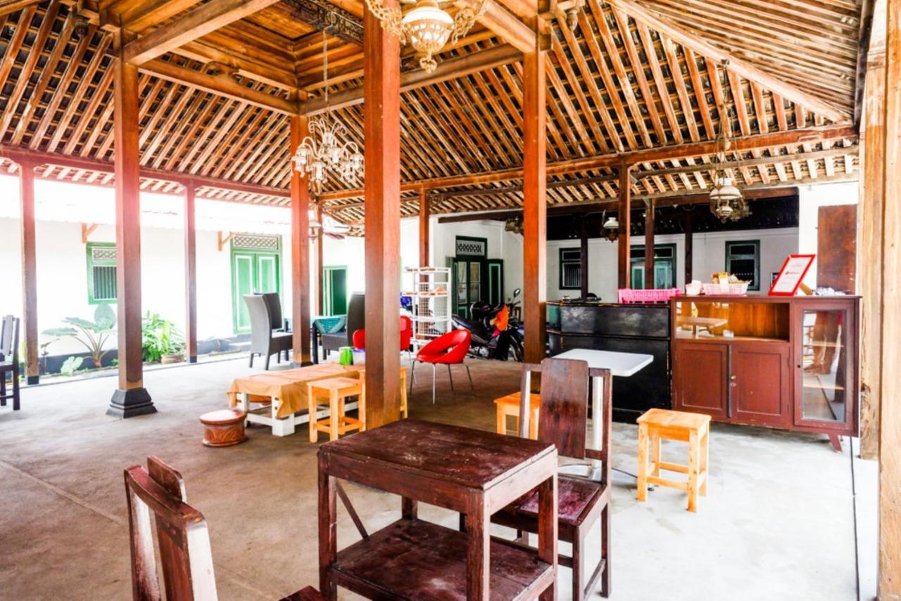 Reddoorz Syariah @ Ndalem Kembang Sore 日惹 外观 照片